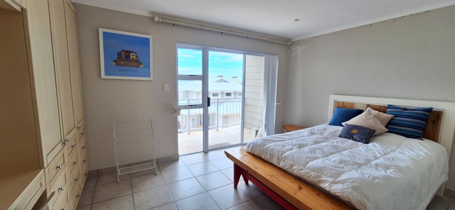 4 Bedroom Property for Sale in Vleesbaai Western Cape